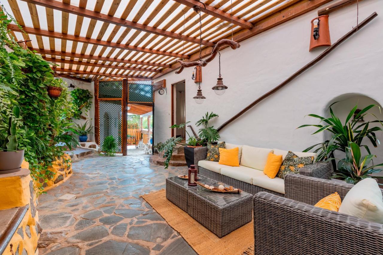 Casas De La Rueda - El Patio *