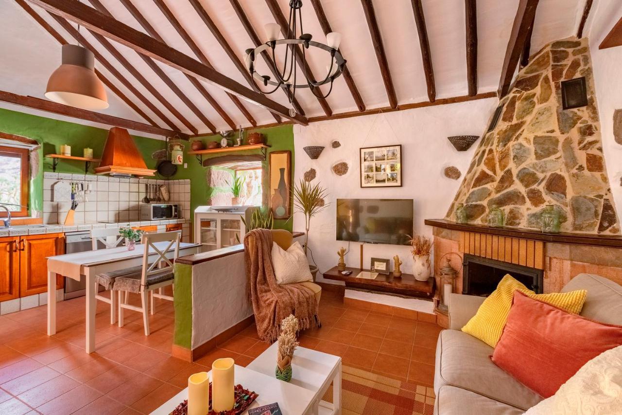 Casas De La Rueda - El Patio * Santa Lucía