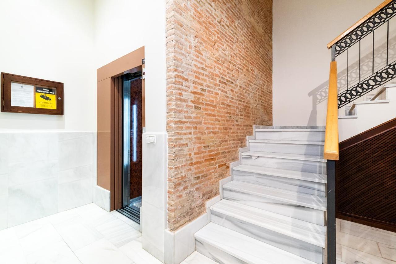Apartamento Piso Junto A Mercado De San Agustin Y Catedral En