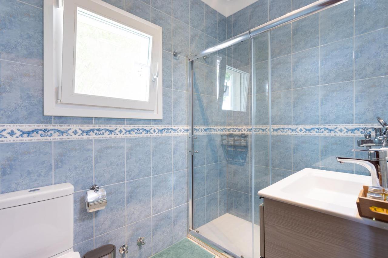 Home2book Stunning Beachfront House With Sea Views Сasa de vacaciones
