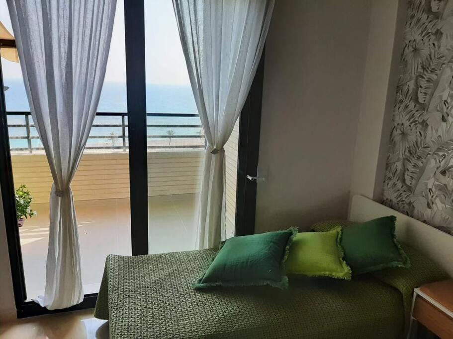 Top-floor Beachfront With Parking, Pool, & Spacious Sea-view Balcony Apartment Villajoyosa