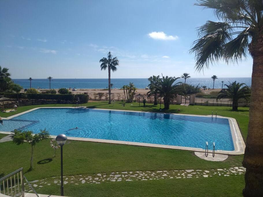 Top-floor Beachfront With Parking, Pool, & Spacious Sea-view Balcony * Villajoyosa
