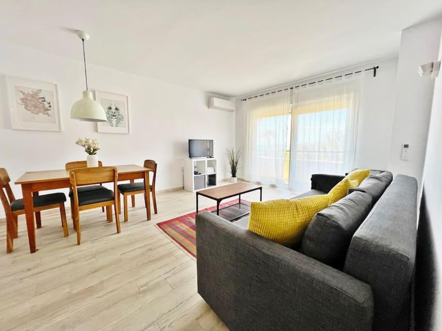 Apartamento Primera Linea De Playa Nuevo Y Luminoso