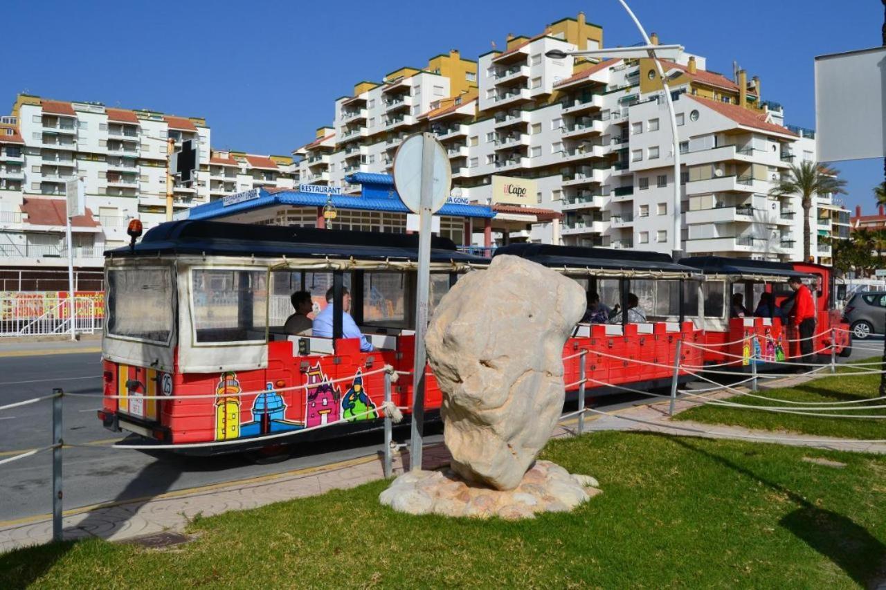 Nuevo Centrico En Primera Linea De Playa Con Vistas Al Mar, Piscina, Aire Acondicionado Y Wifi *