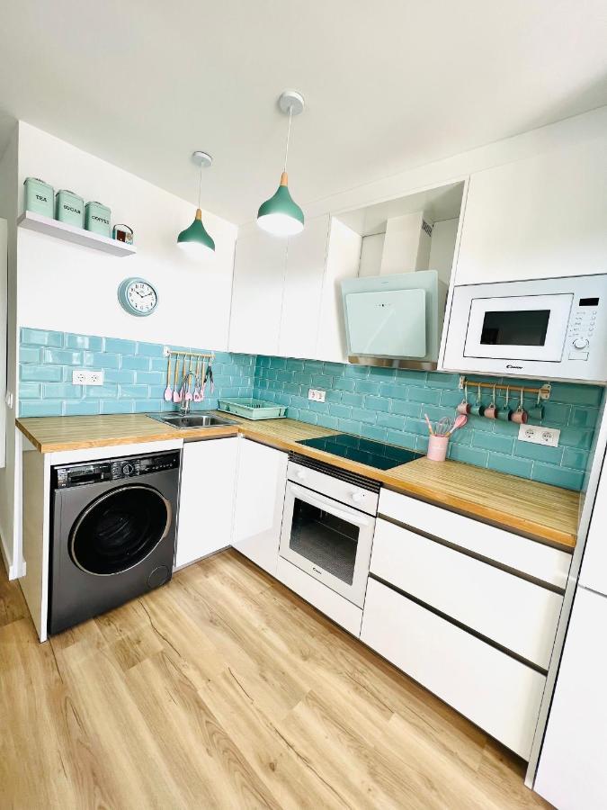 Apartamento Nuevo Centrico En Primera Linea De Playa Con Vistas Al Mar, Piscina, Aire Acondicionado Y Wifi Peñíscola