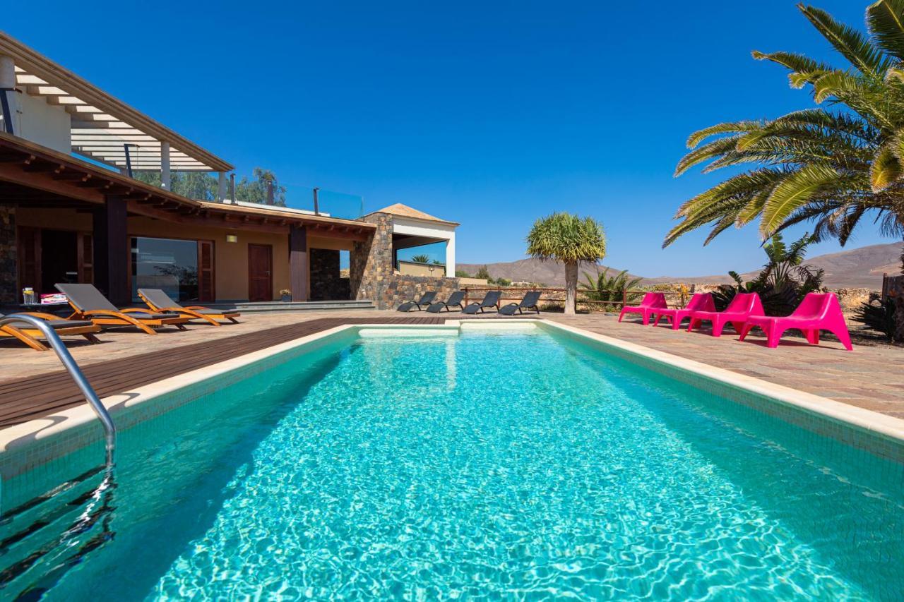 Atlanntes Con Piscina En Fuerteventura Villa