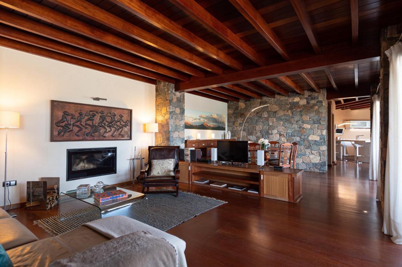 Atlanntes Con Piscina En Fuerteventura Villa Triquivijate