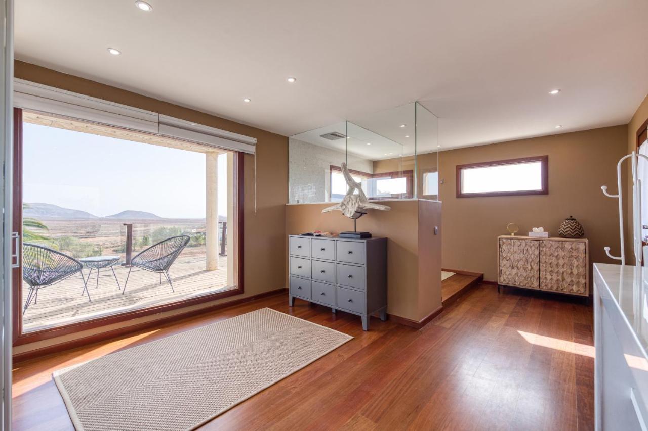 Atlanntes Con Piscina En Fuerteventura Villa Triquivijate