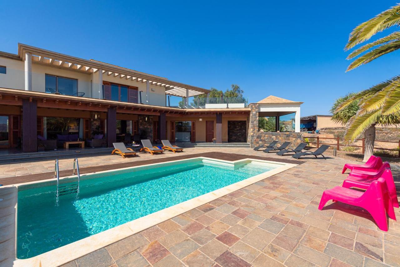 Villa Atlanntes Con Piscina En Fuerteventura Triquivijate