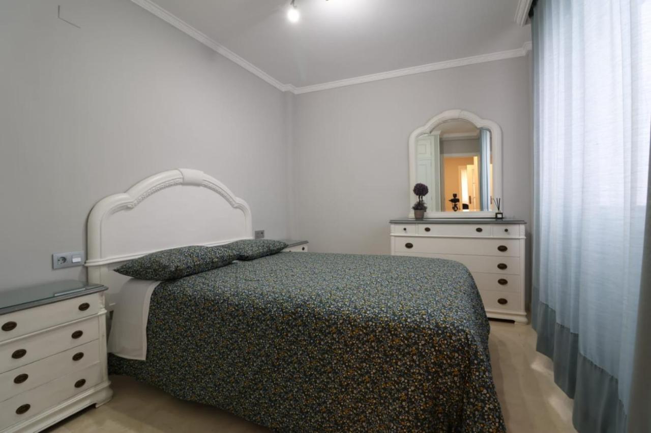 Piso En Pleno Centro De Huelva. Apartment *
