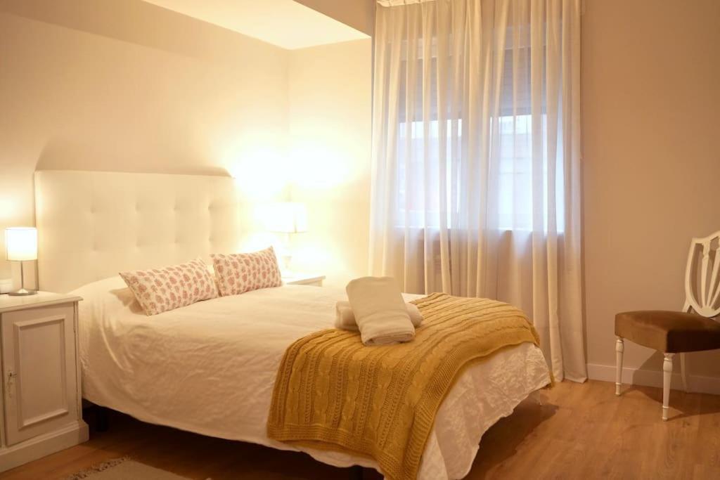 Curto - Amplio Apartamento En El Centro De Castro *