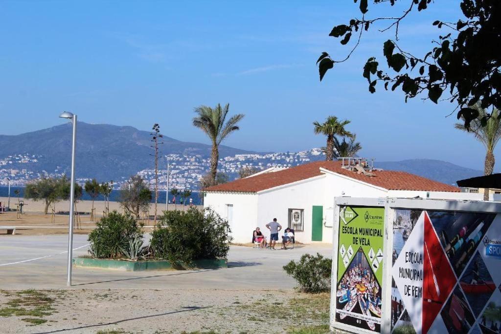 Сasa de vacaciones A16-casa Con Barbacoa En La Playa Ampuriabrava