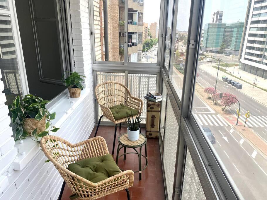 Acogedor A 5 Min Del Ave Apartamento