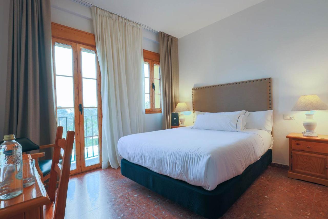 Hotel Tugasa El Almendral 2*