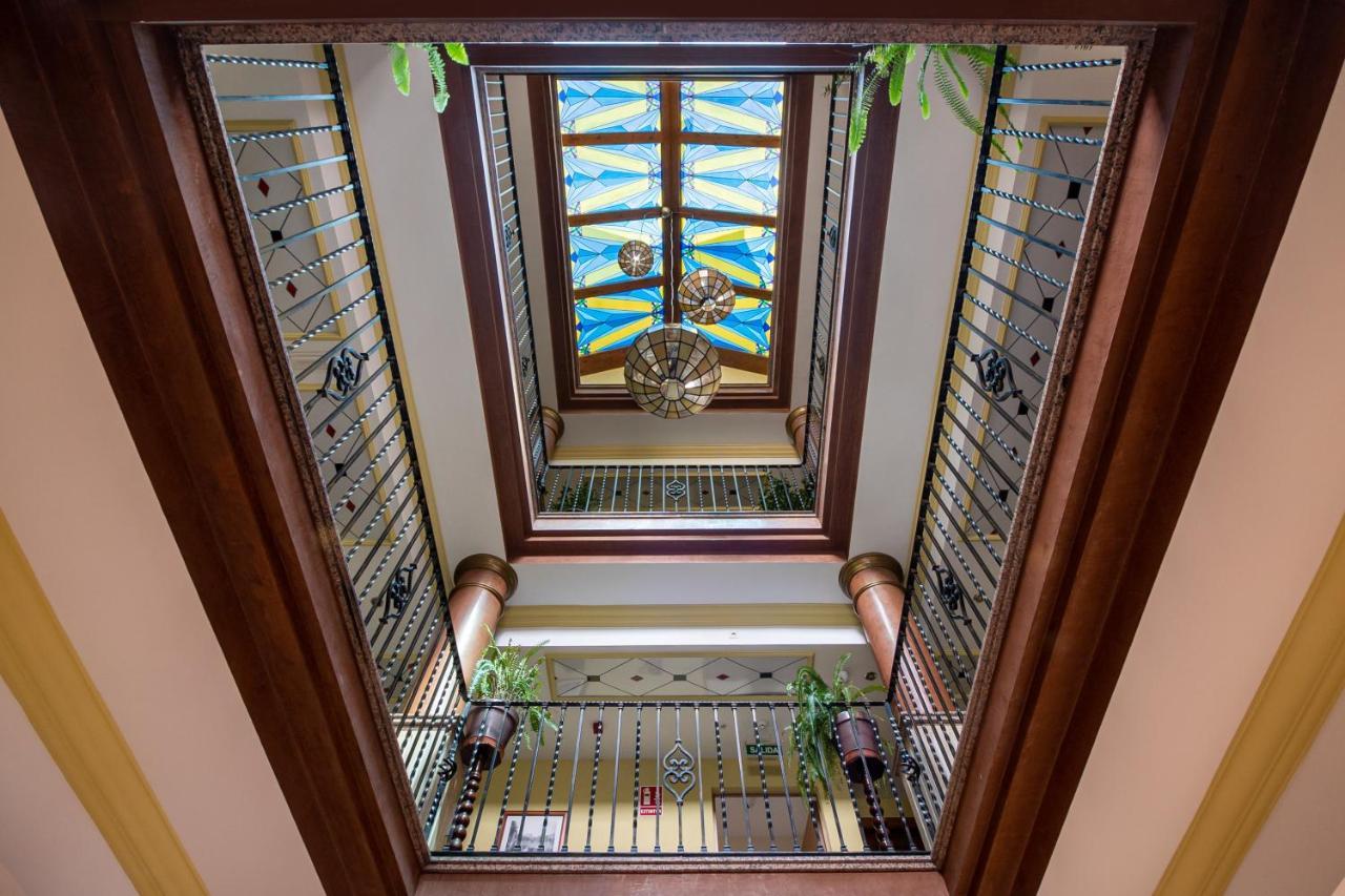 Avenida Tropical Hotel