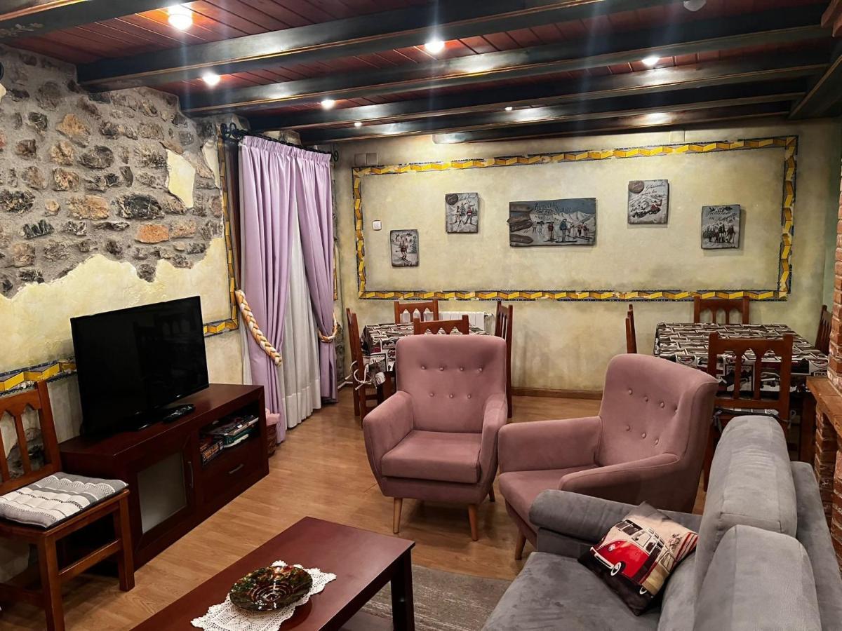 Casa Pelentos Sandinies * Sandinies