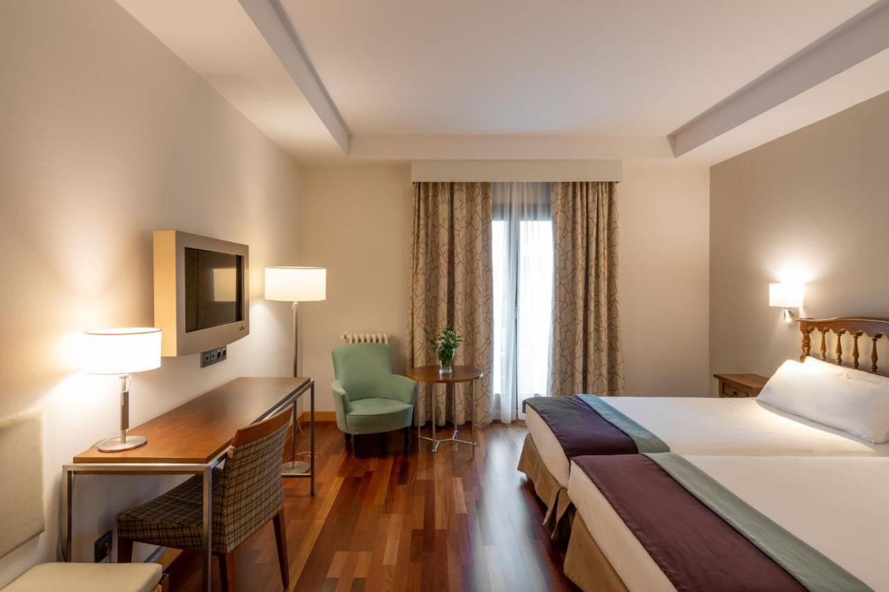 Hotel De 4*
