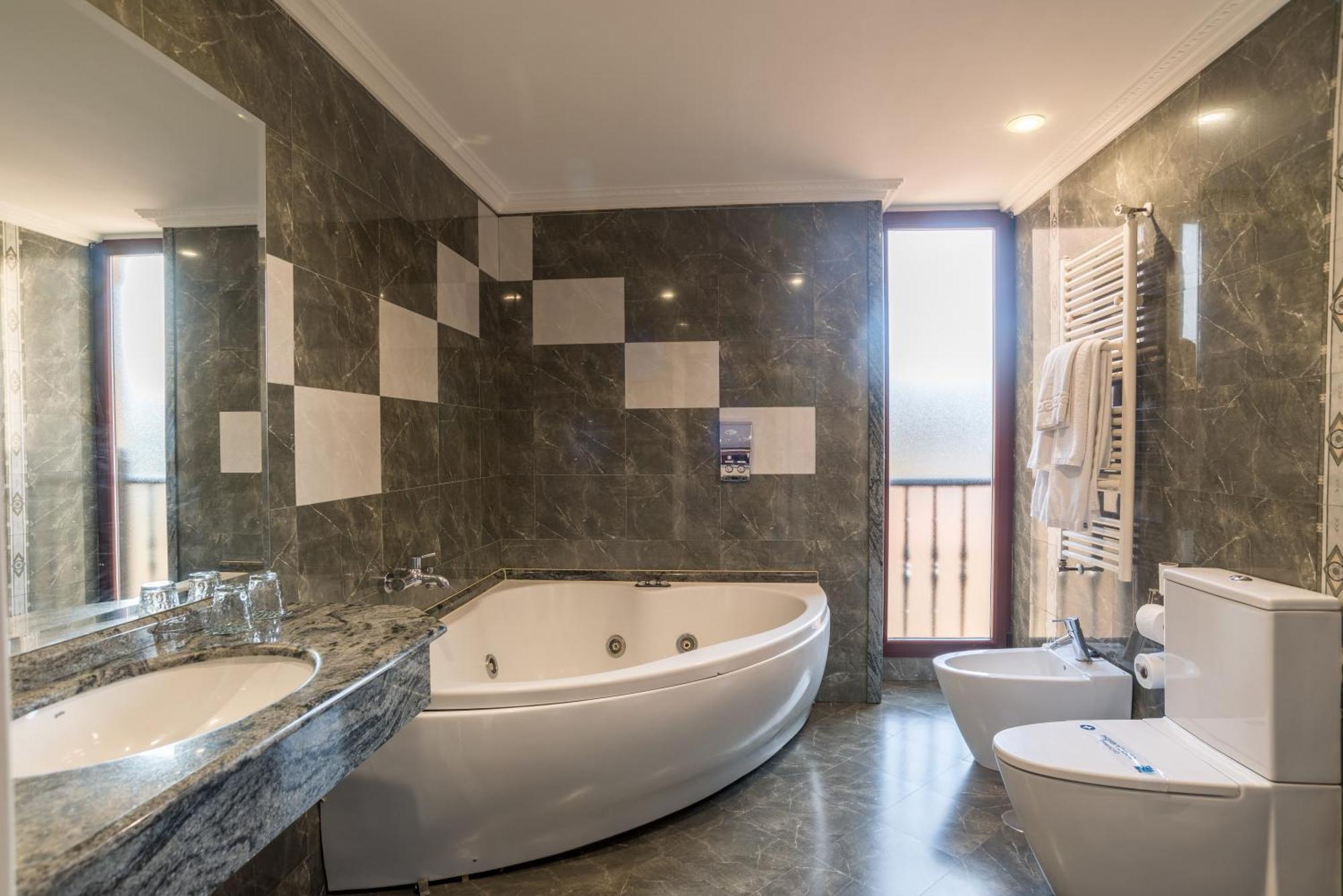 Hotel Pasiega 4*