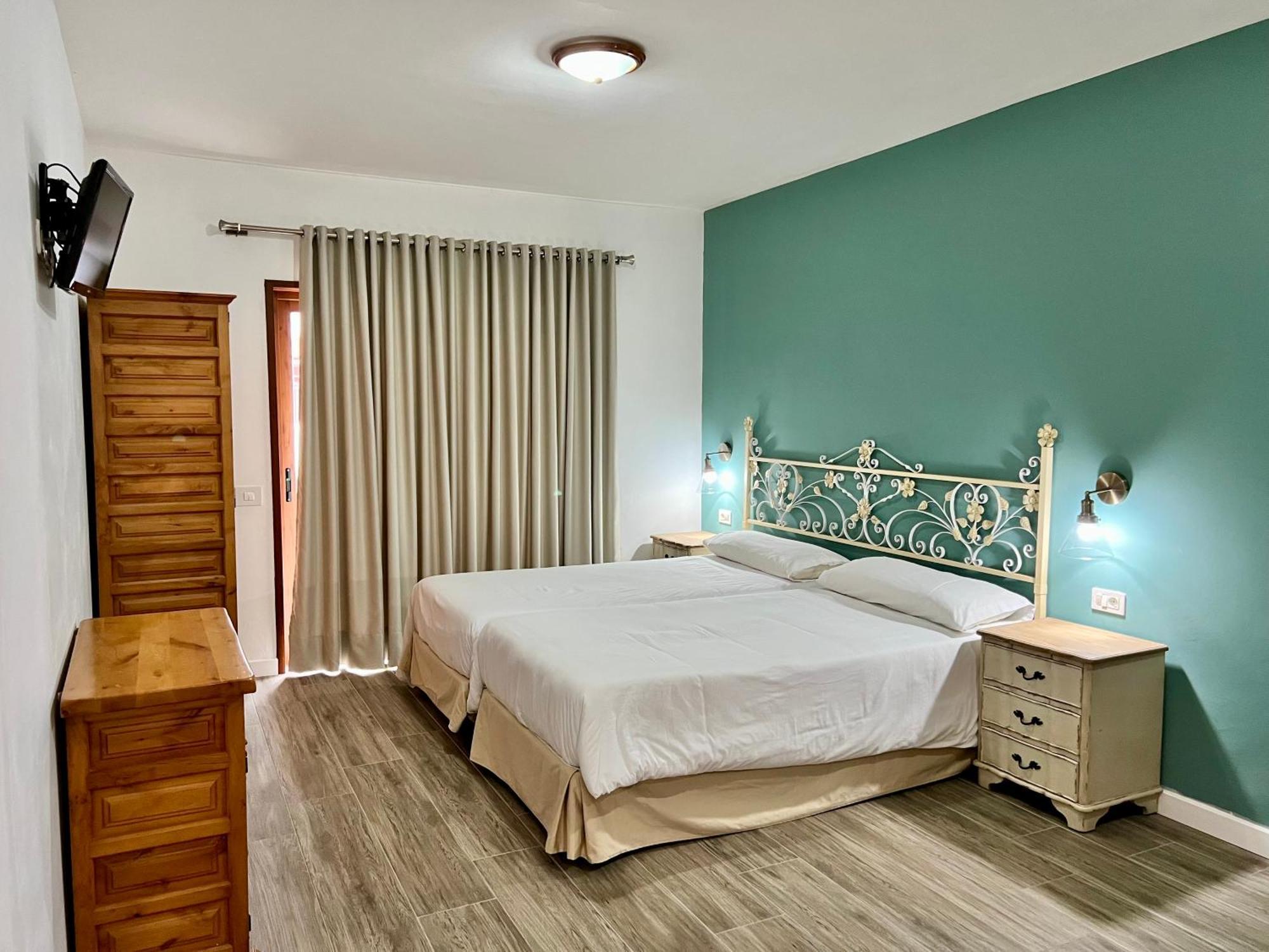 Apartamentos Frontera * Frontera