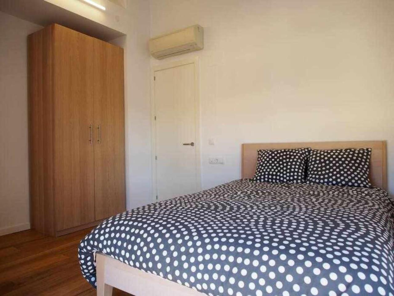 Estupendo Con Vistas Bonitas Y Airecon Gerona