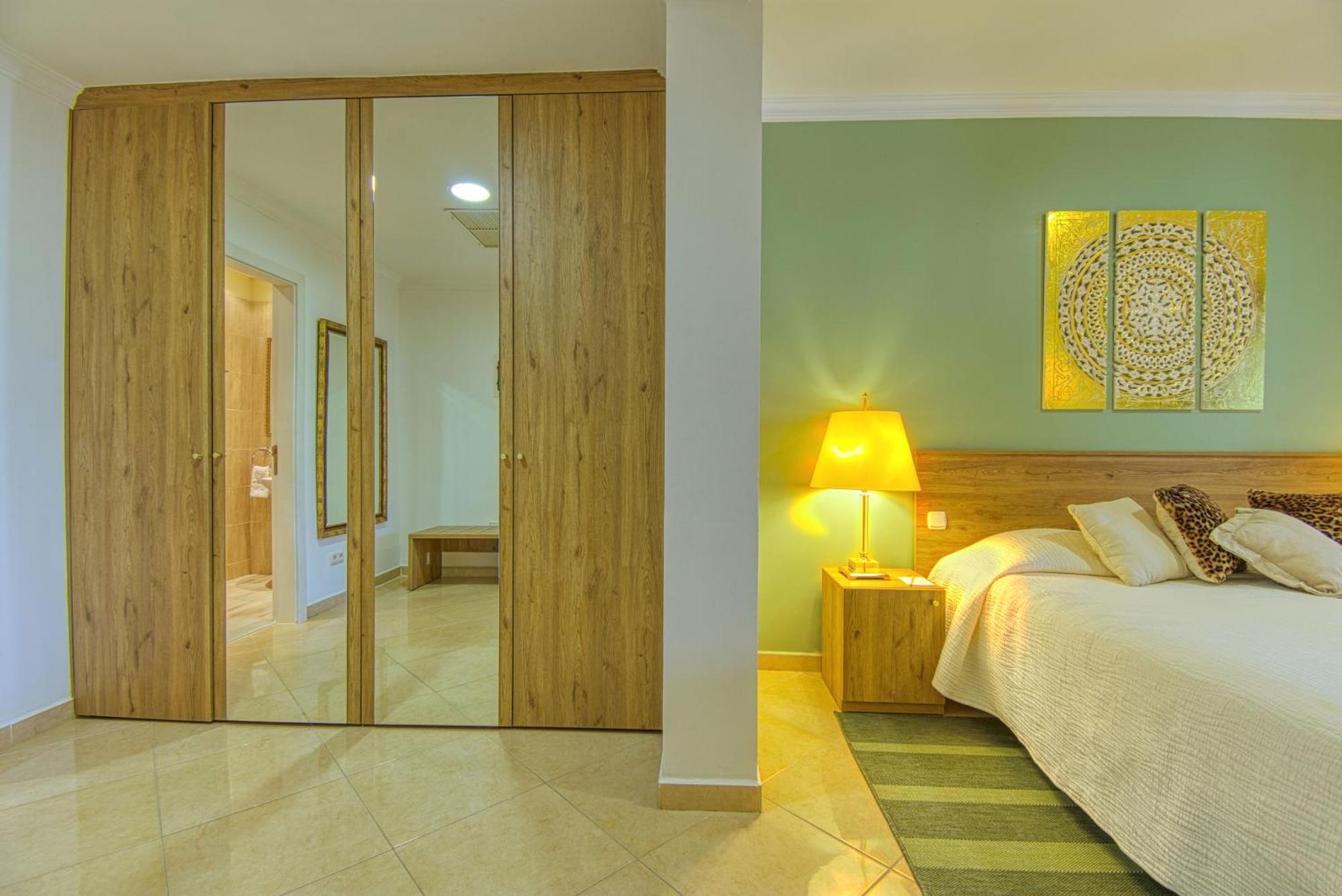 Casa Leon 4*