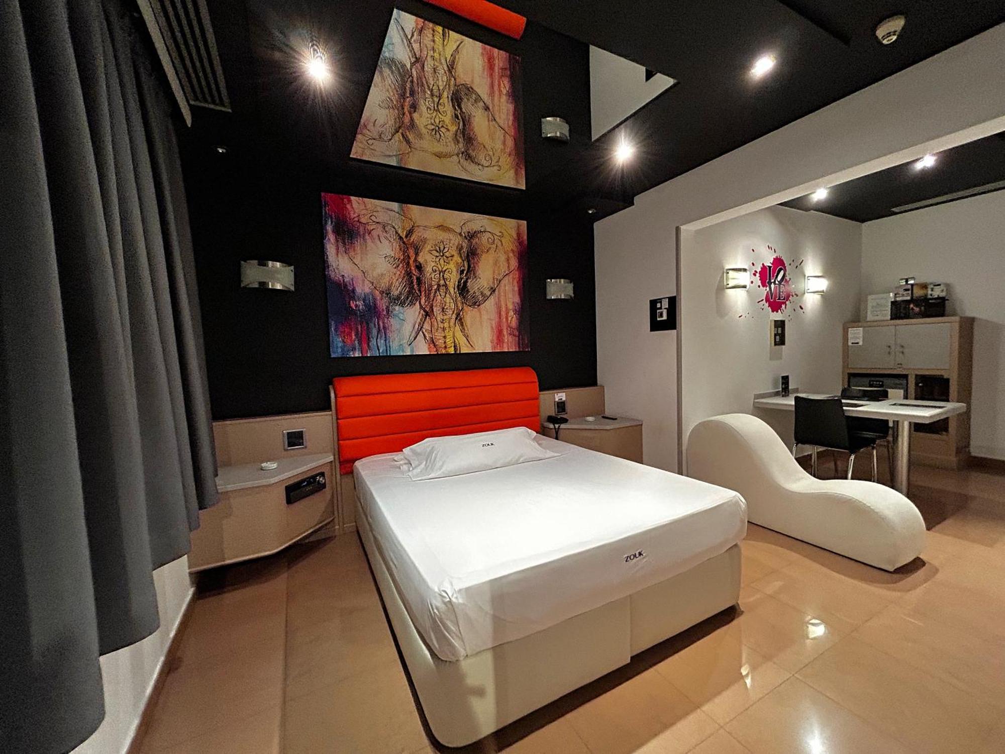 Zouk (adults Only) Alcala de Henares