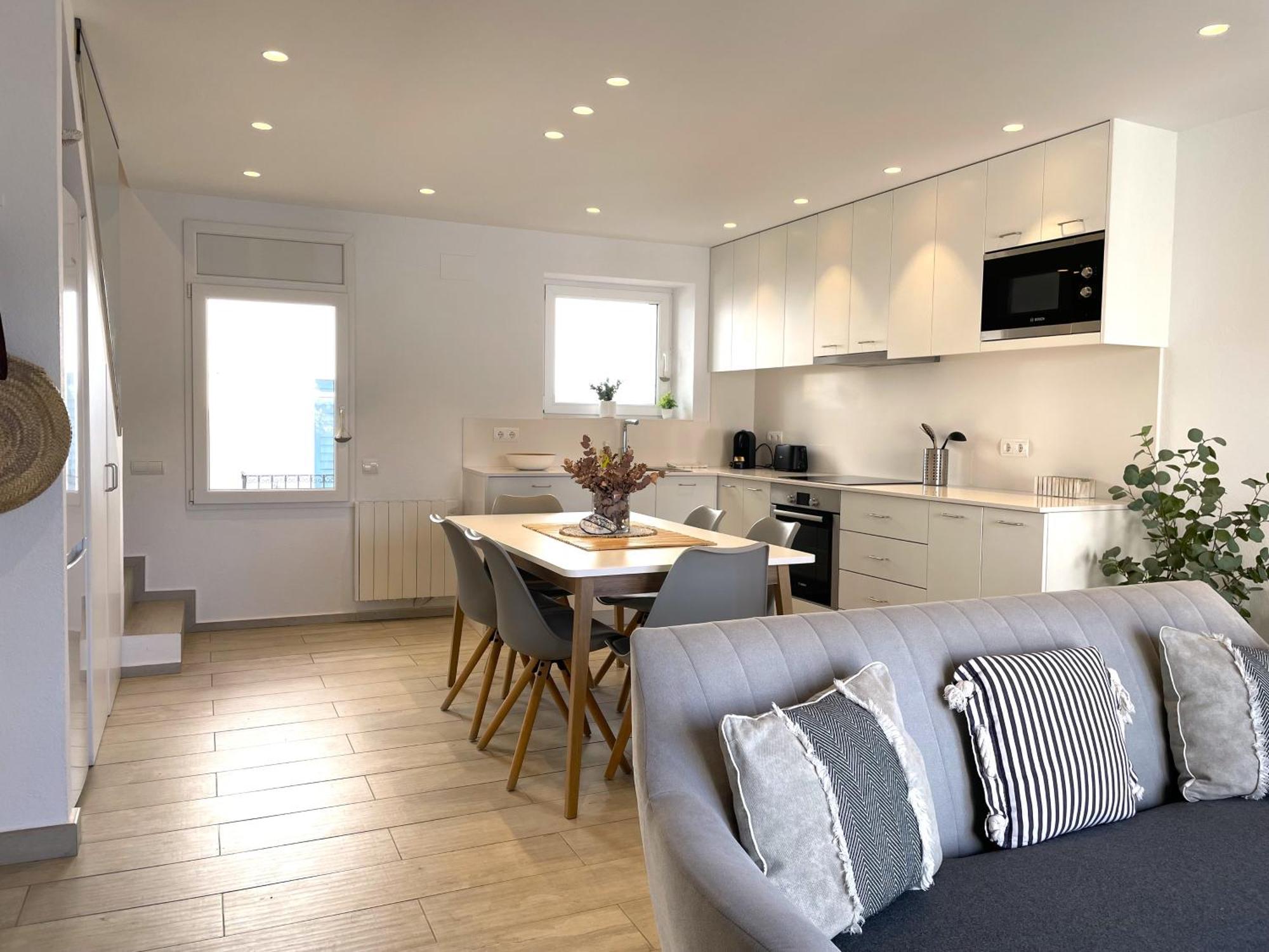 Poal-dúplex De Ensueño En Apartamento Cadaqués
