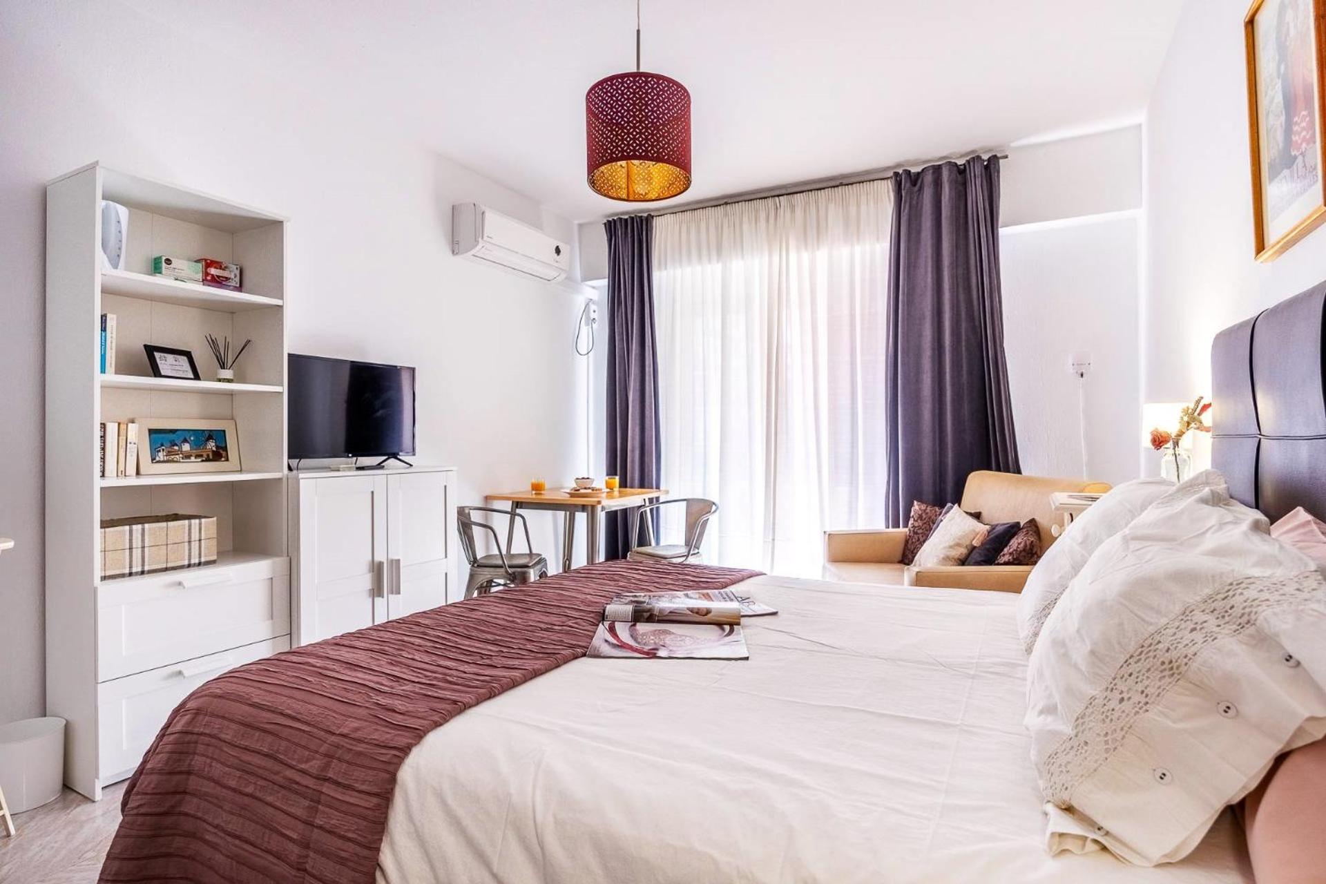 Sunterrace Loft-triana's Star, 10' From Center! Apartment