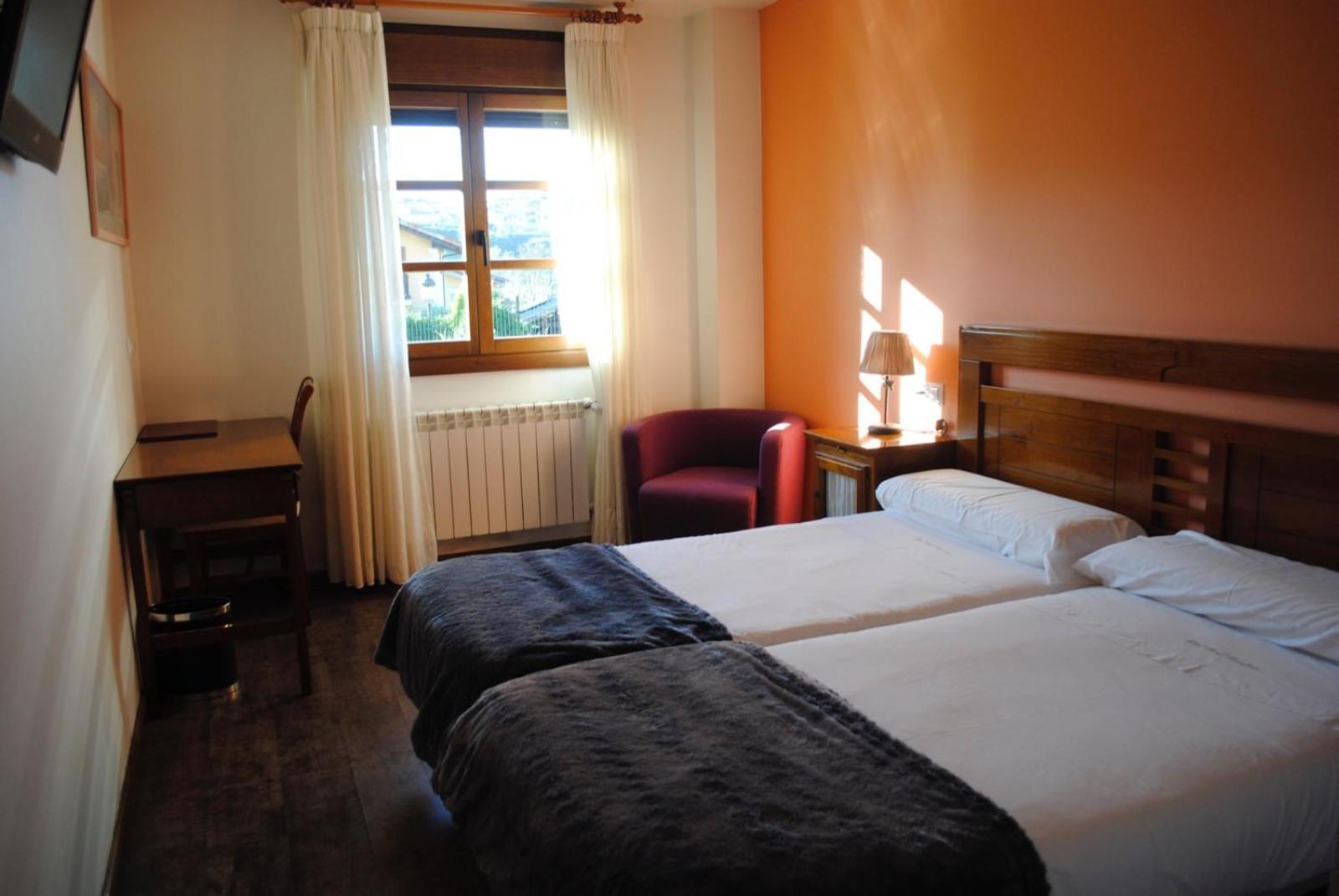 Hotel Rural Foncubierta 3*