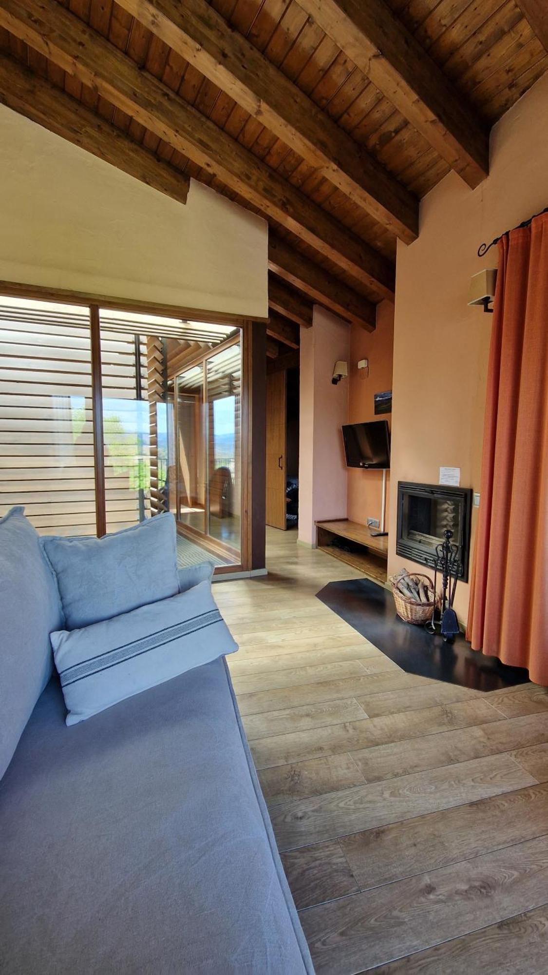 Country house Ca L'estamenya Perafita