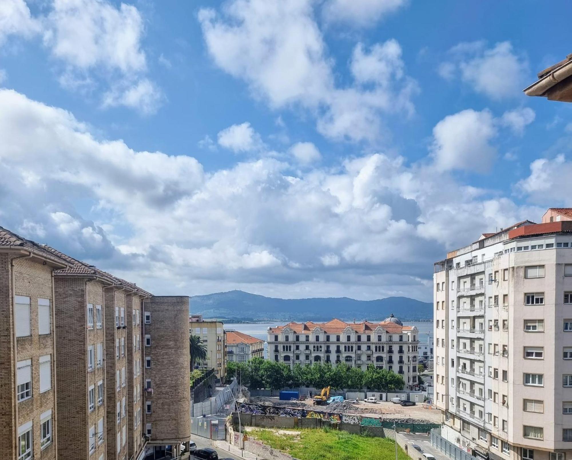 Habitación Privada Con Vistas A La Bahía De Santander. *