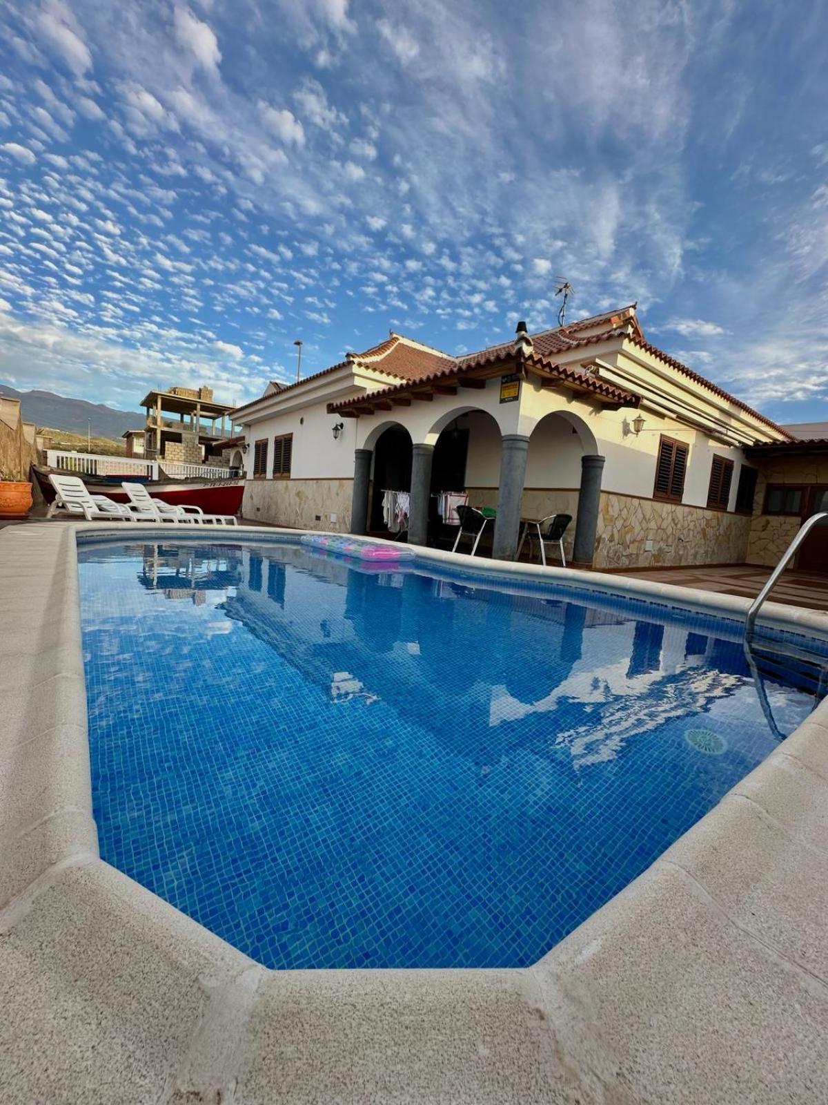 Casa Con Piscina En Tenerife - Vista Mar Y El Teide