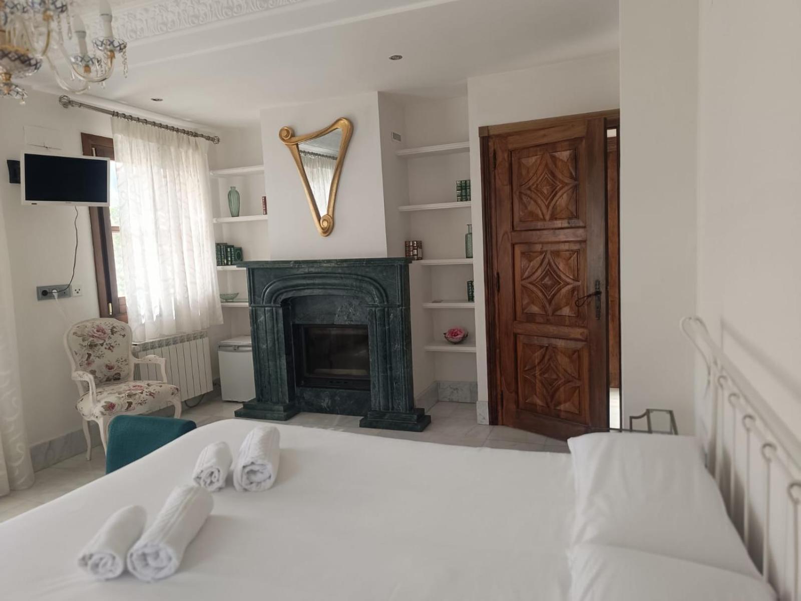 Lodge Comares *
