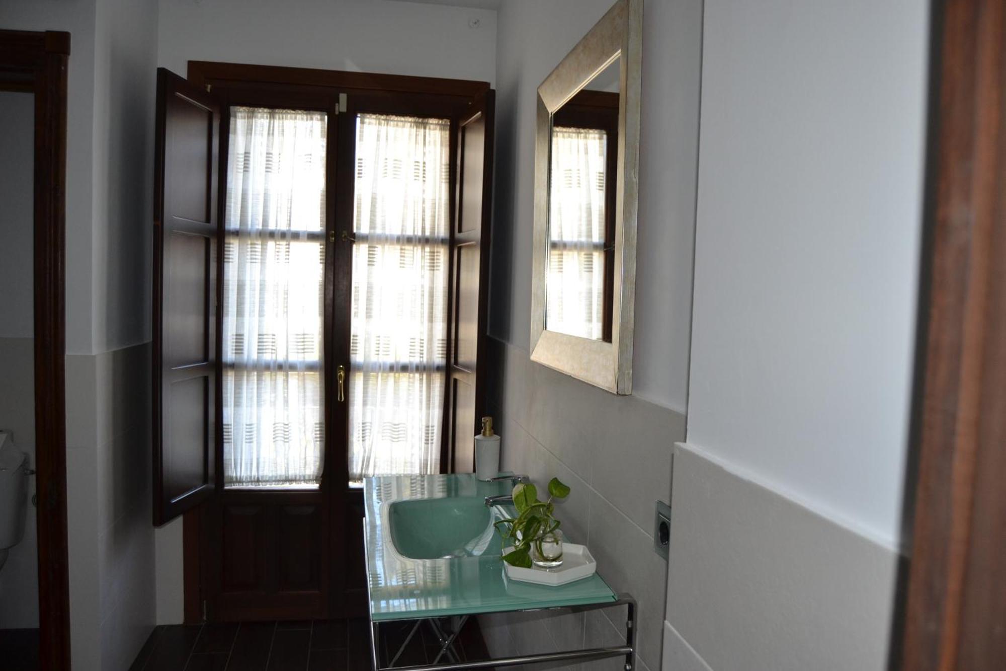 Comares Lodge