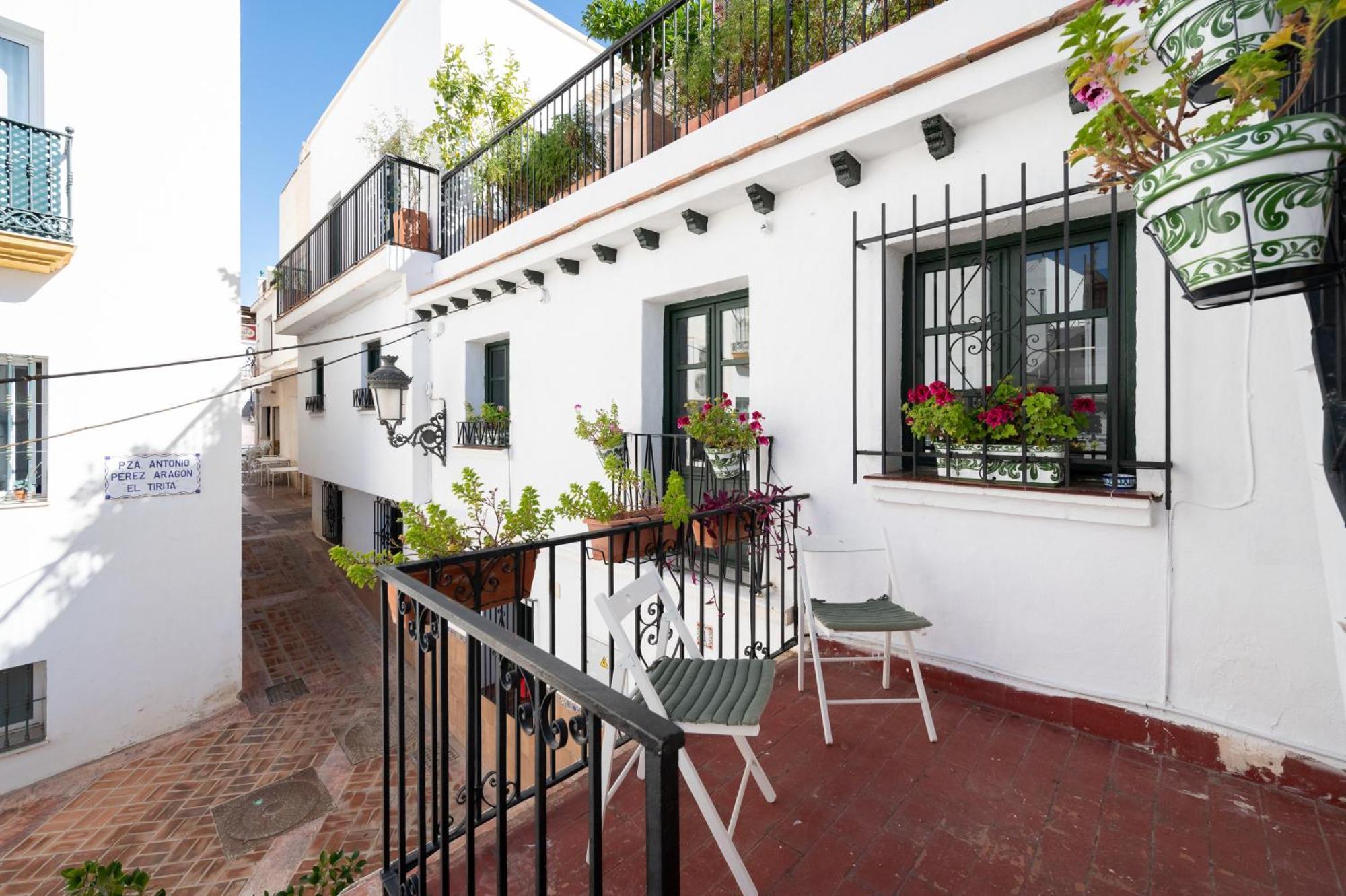 Traditional 2 Double Bed In Quiet Square Apartamento