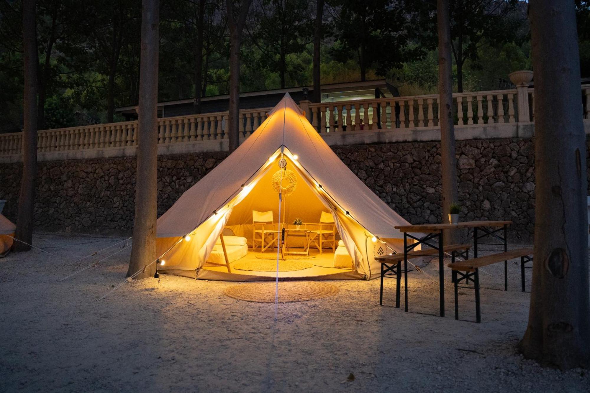 Luxury tent Kampaoh Cova Negra Marchuquera