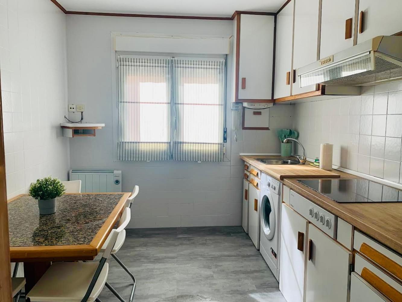 120a Amplio 3 Cerca De La Playa Con Garaje Apartamento Gijón