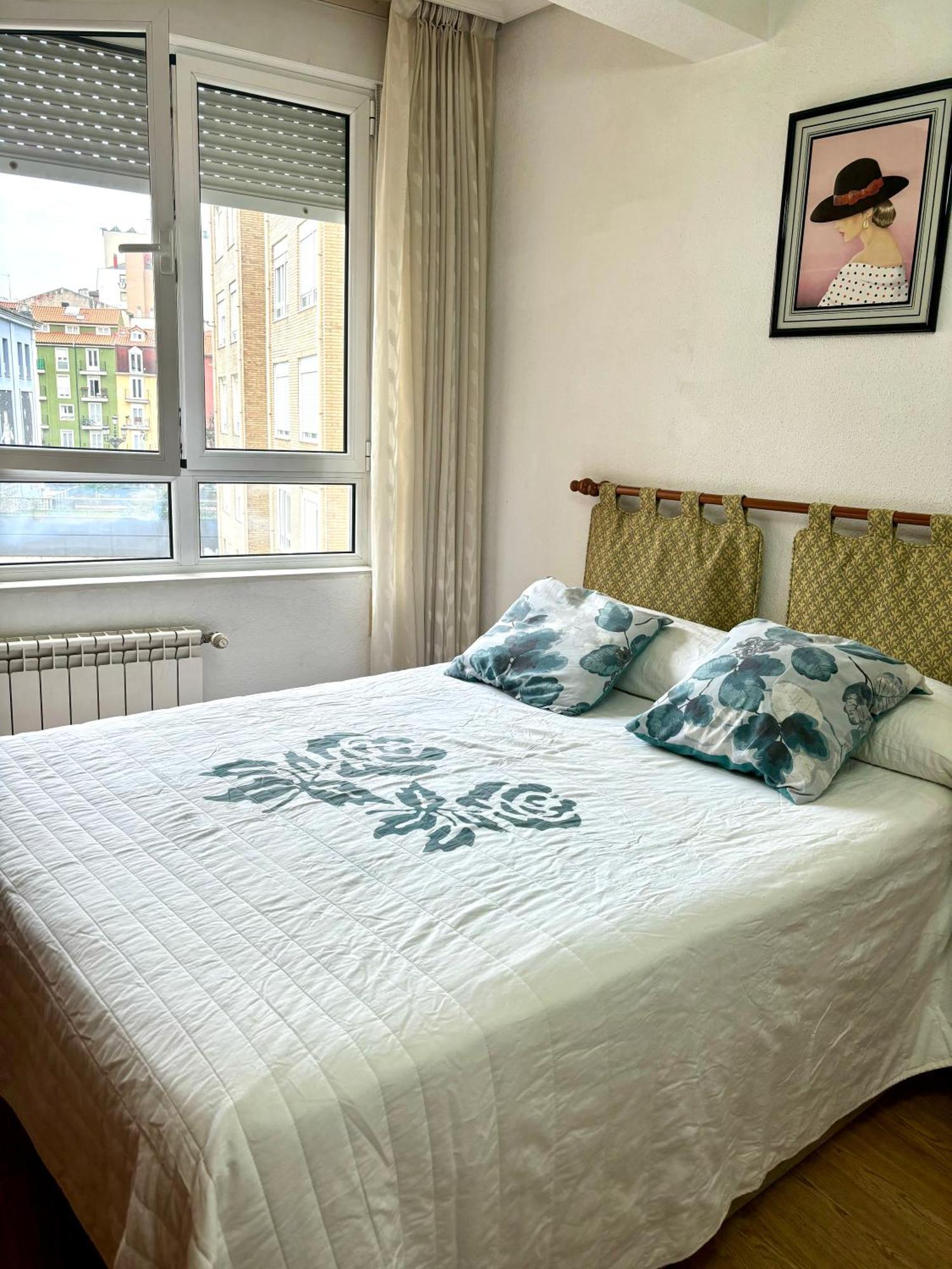 Habitación Privada Con Vistas A La Bahía De Santander.