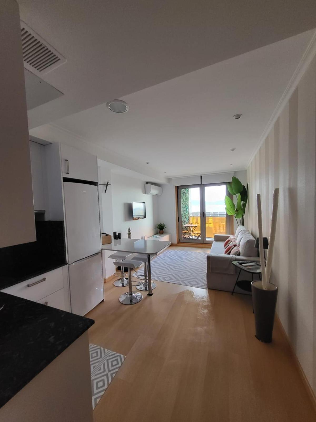 Carles Deluxe Ocean View Apartment