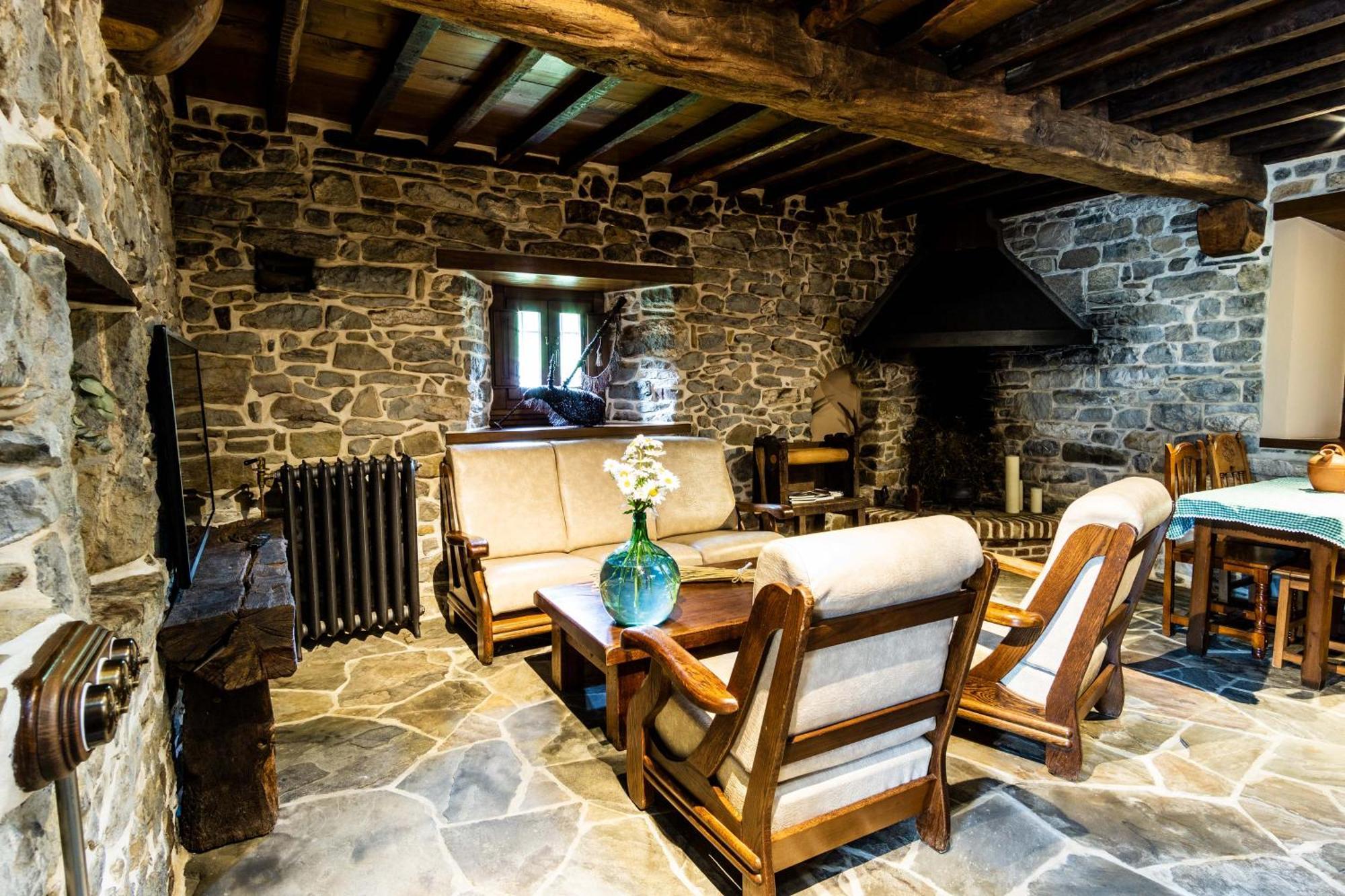 Casona De El Castañíu