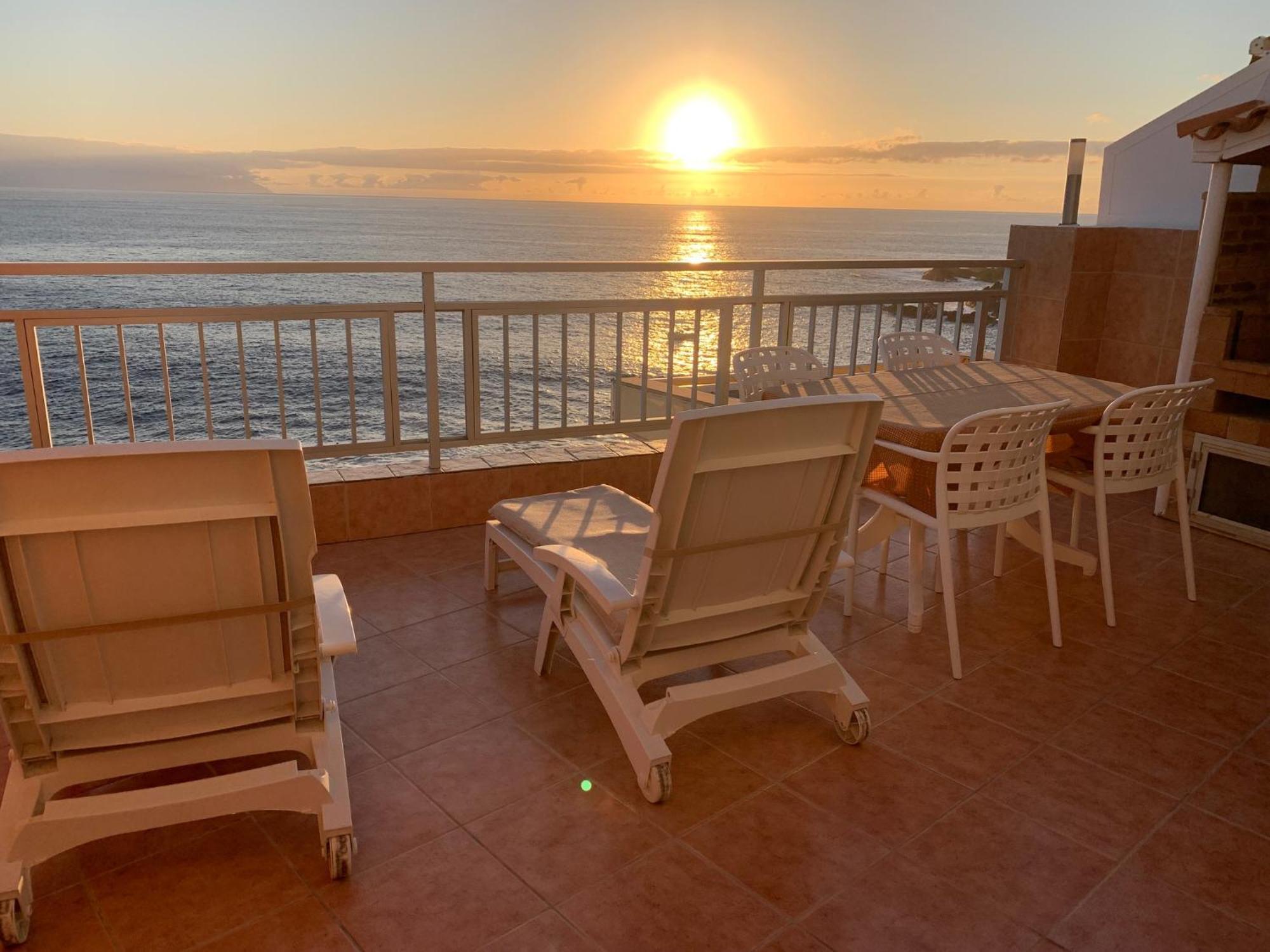 Con Vistas A La Gomera Y La Palma Holiday home