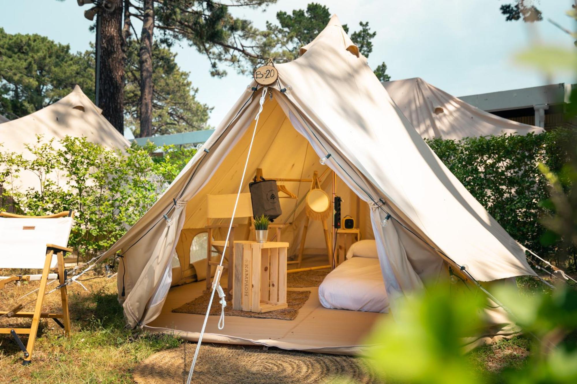 Luxury tent Kampaoh Bayona Playa *