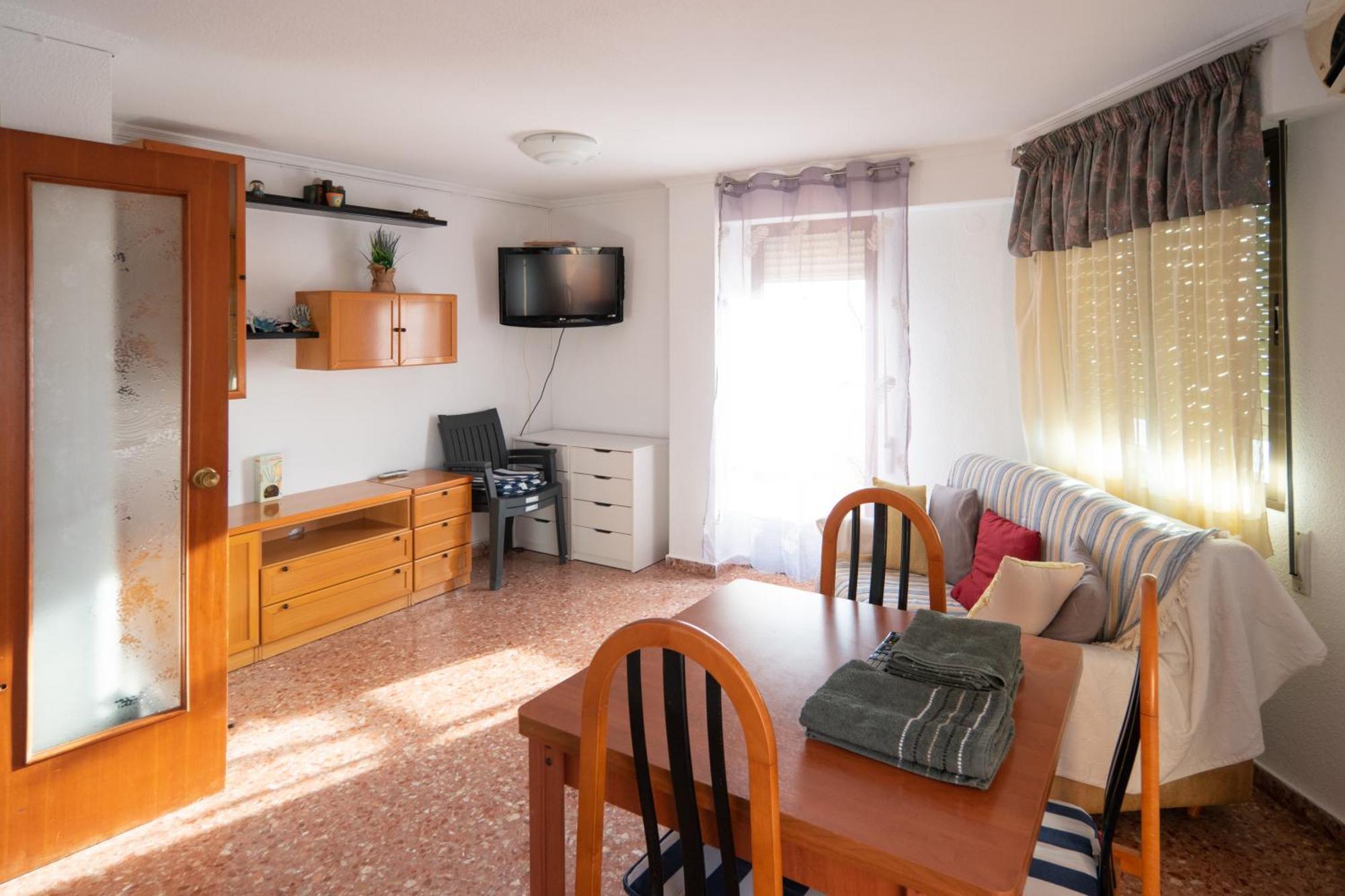 An In With 3 Bedrooms, Located Near And Gandia