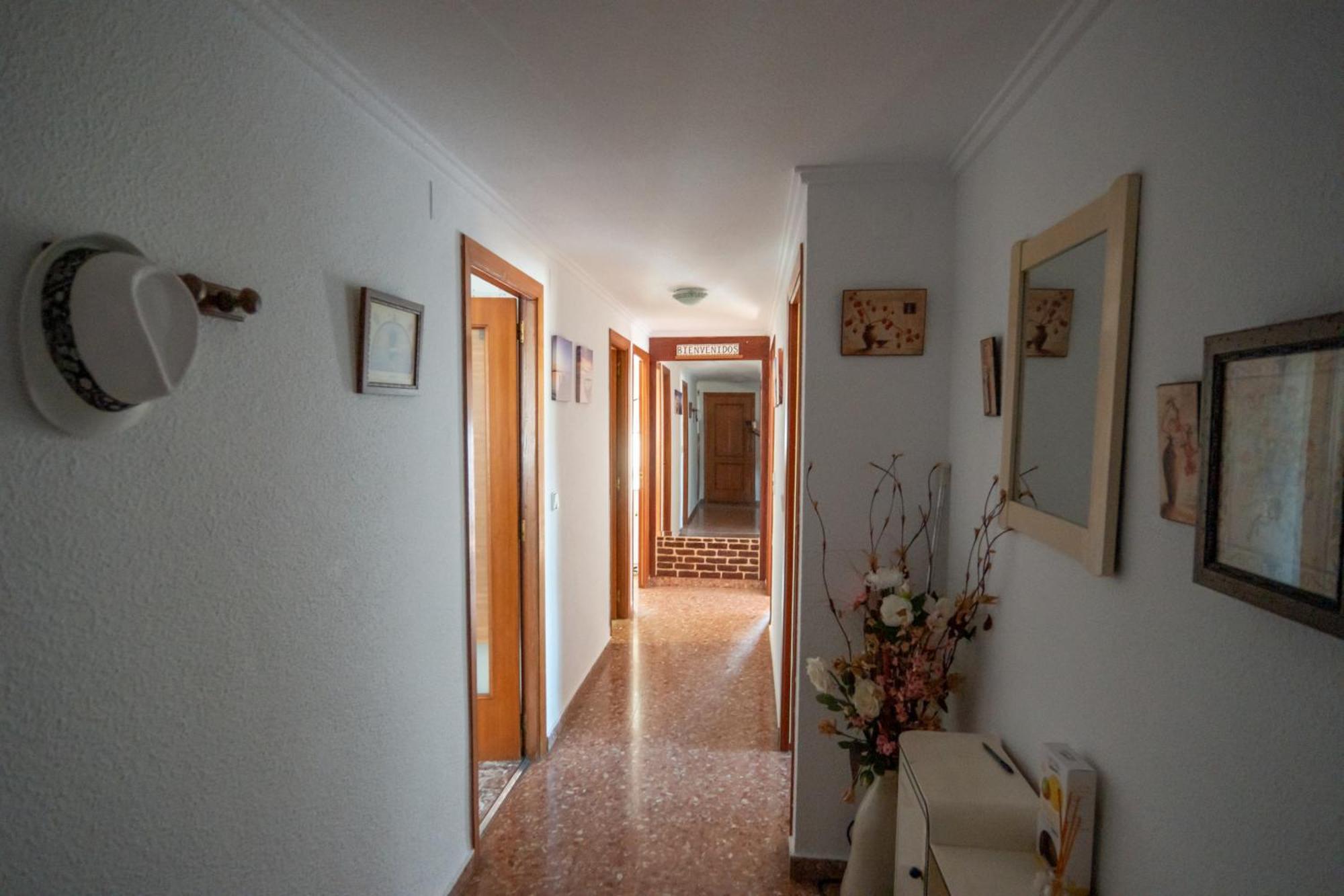An In With 3 Bedrooms, Located Near And Gandia Apartment