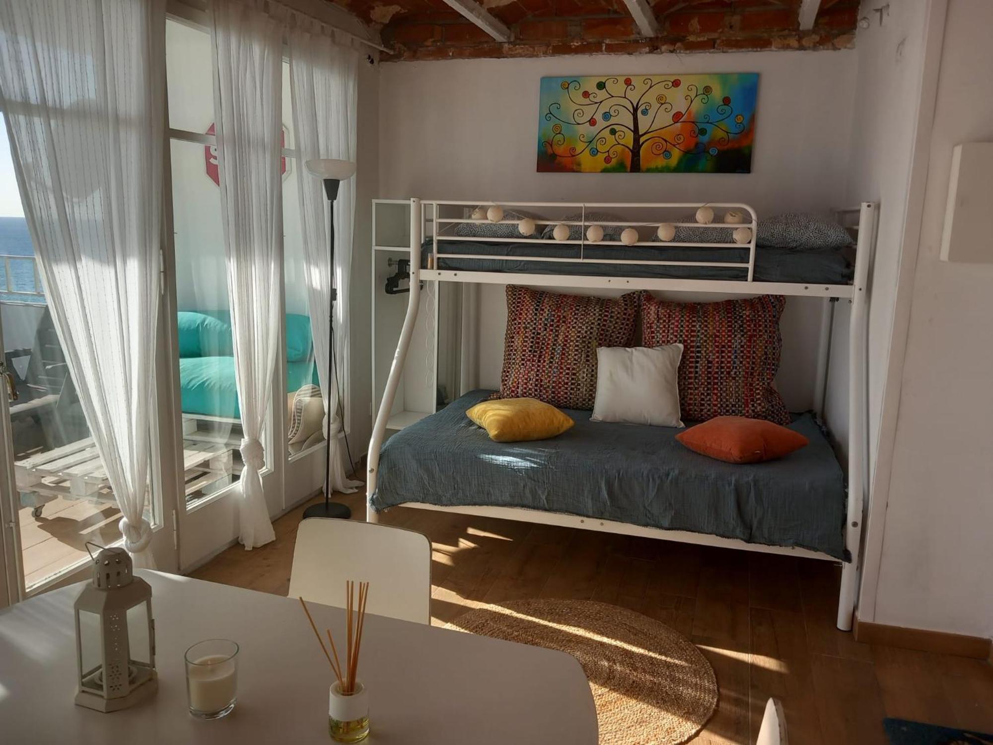 Loft Cerca De Barcelona Apartment *
