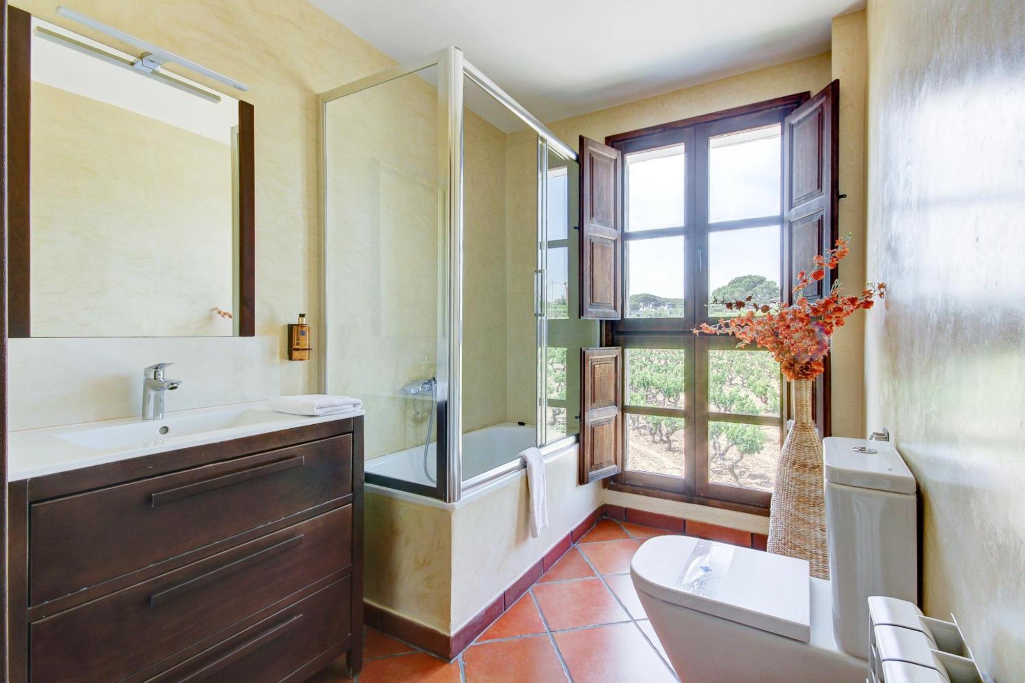 Country house Masia Canyes & *