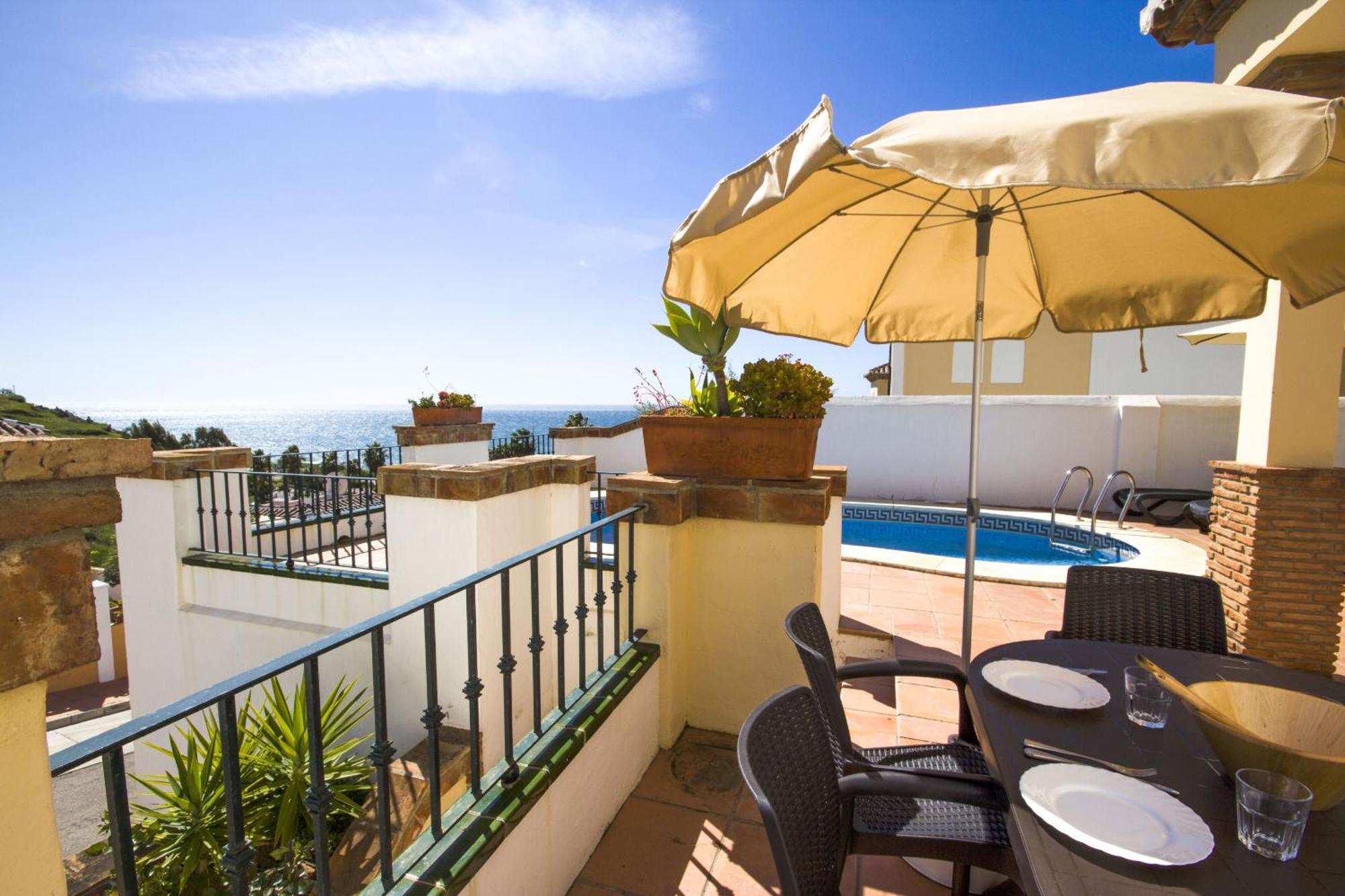 Nerja Tamango Hill 5 Silhouse