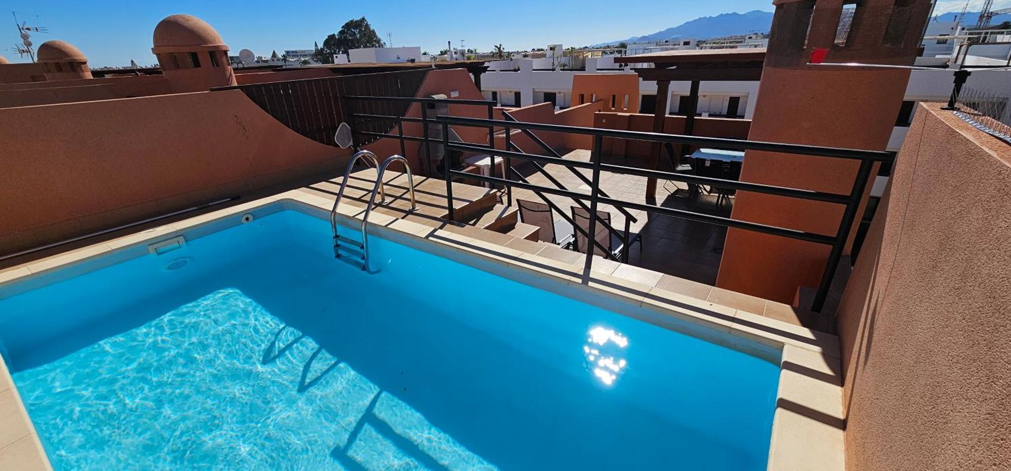 Paraiso: Beachfront Penthouse With Private Rooftop Pool Apartment Vera