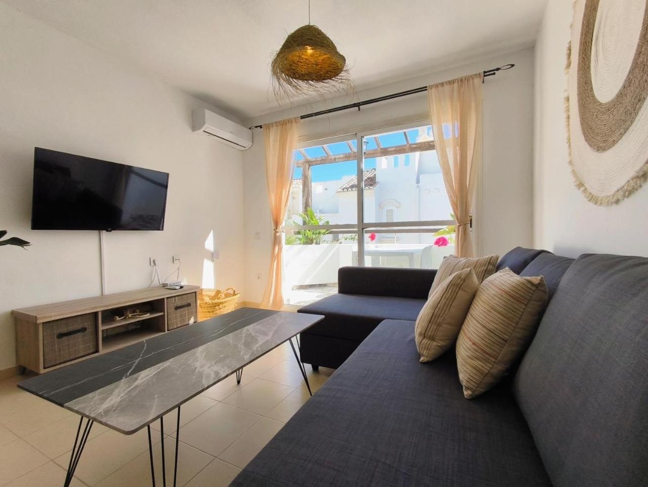 Apartamento Medina Marinas - Tu Hogar Con Solarium Privado!
