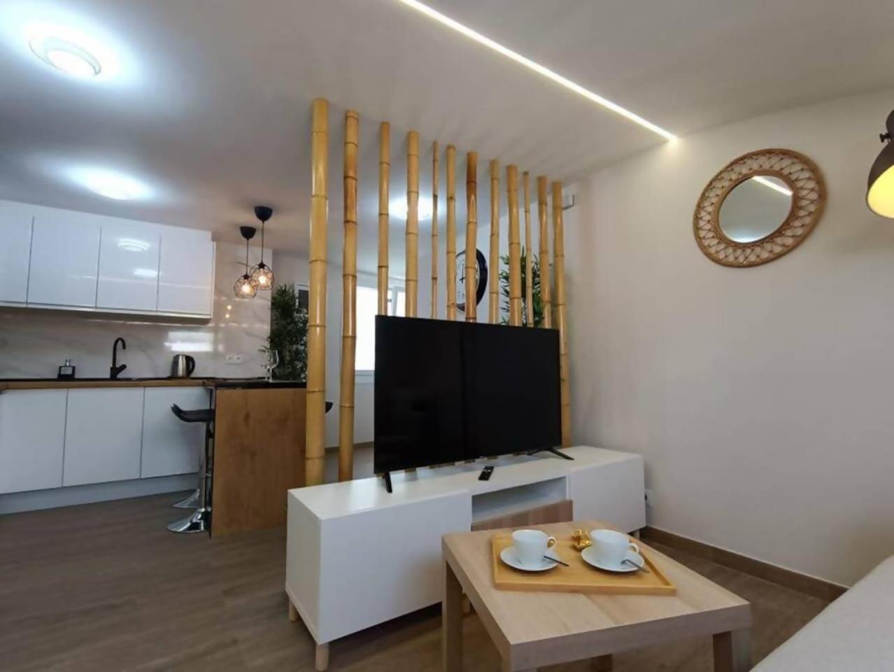 Ryr Apartment *